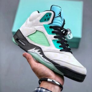 import placeholder for 886